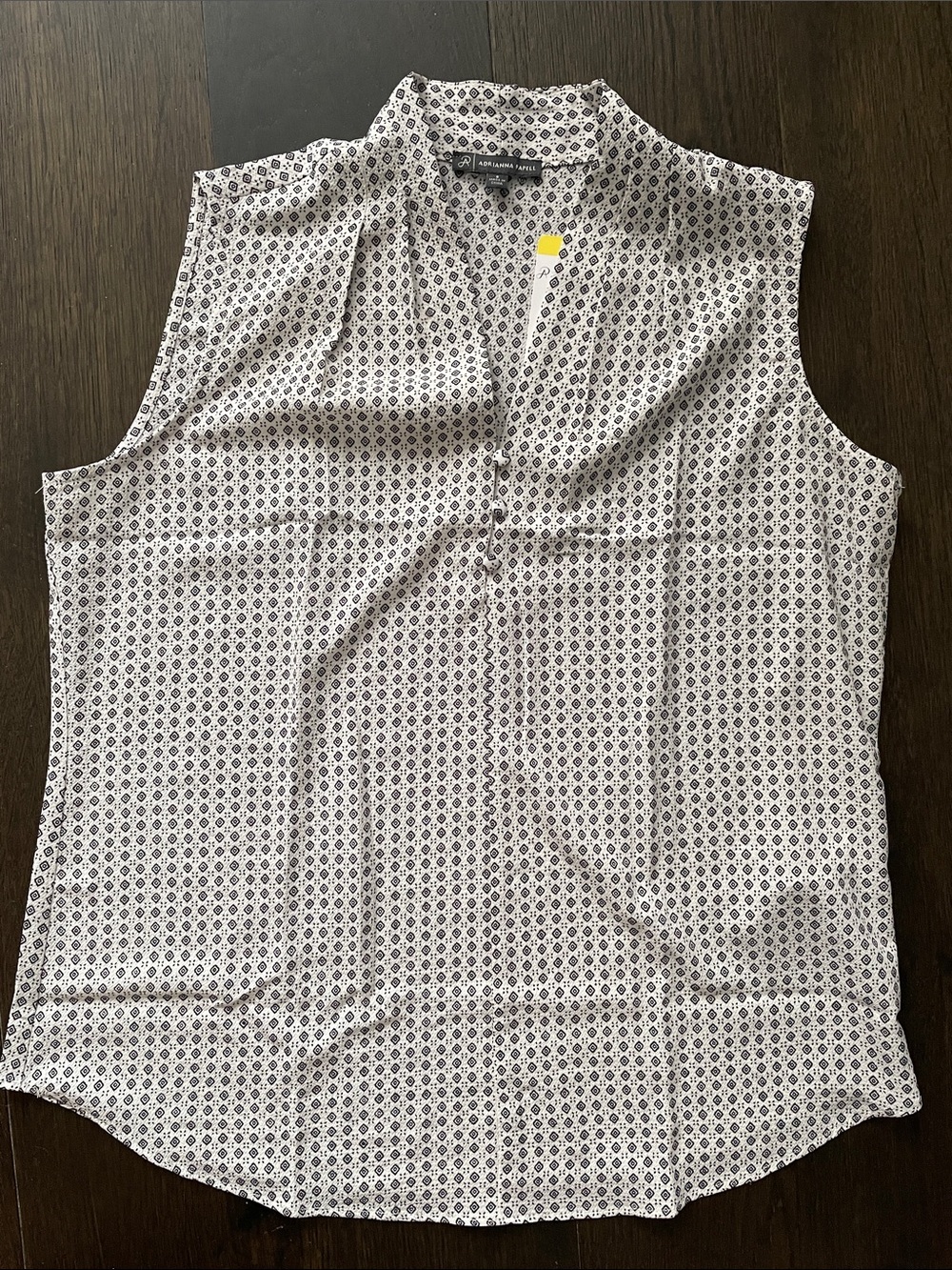 Adrianna Papell Sleeveless Printed Three Button Blouse in White and Black